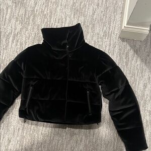 ALO Yoga Black Women's Puffer Jacket